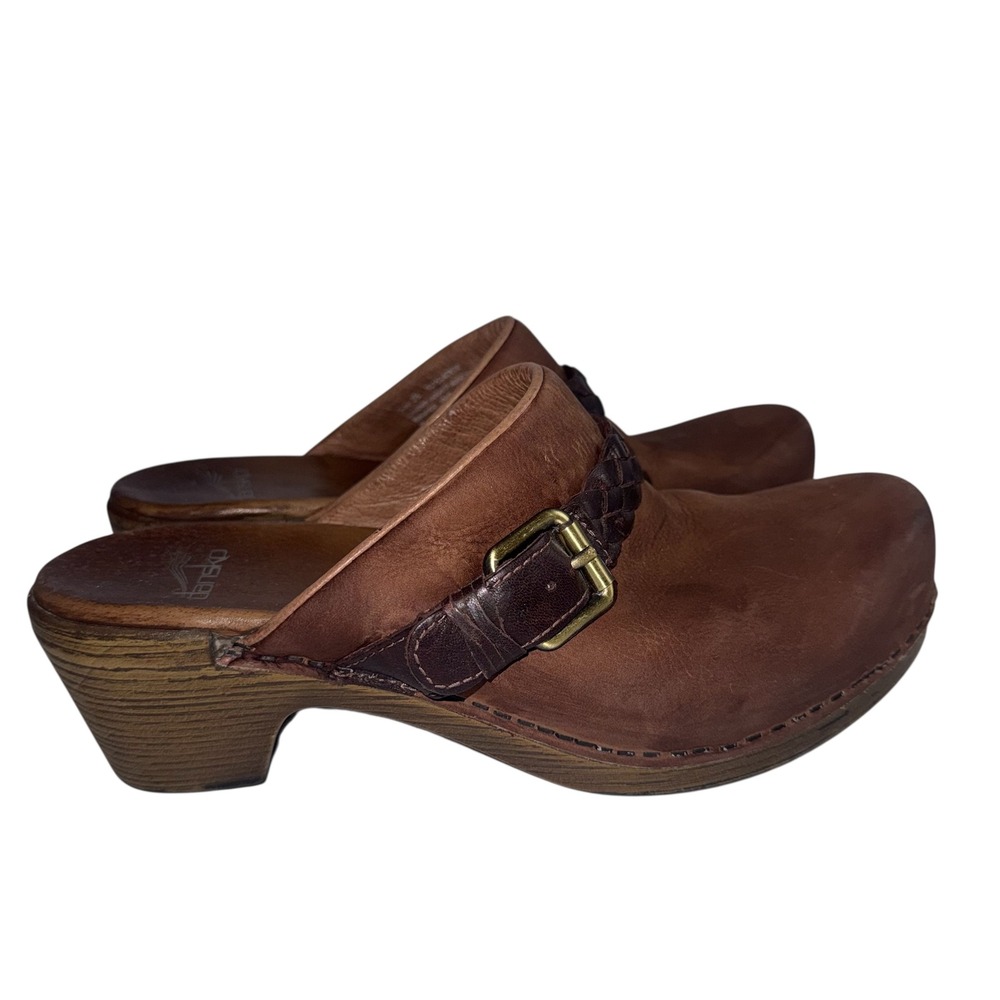 Dansko Brown Leather Braided Buckle Clogs‎ Mules Faux Wood Grain Heel Women's 39 - Picture 2 of 10